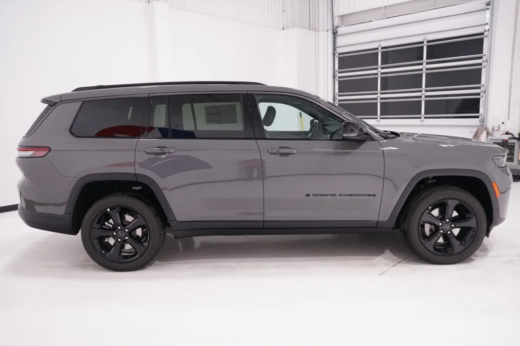 2027 Jeep Grand Cherokee L Limited