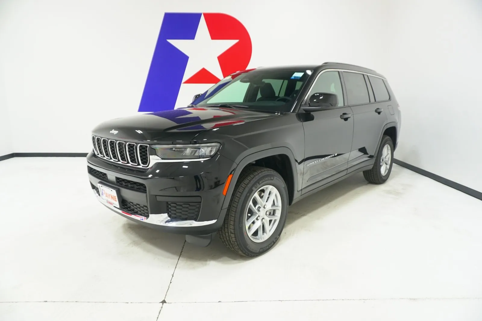 2025 Jeep Grand Cherokee L Laredo's photo