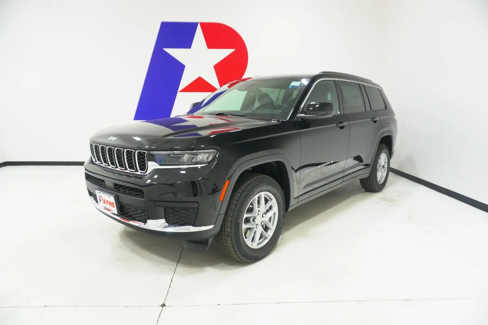 2025 Jeep Grand Cherokee L Laredo's photo