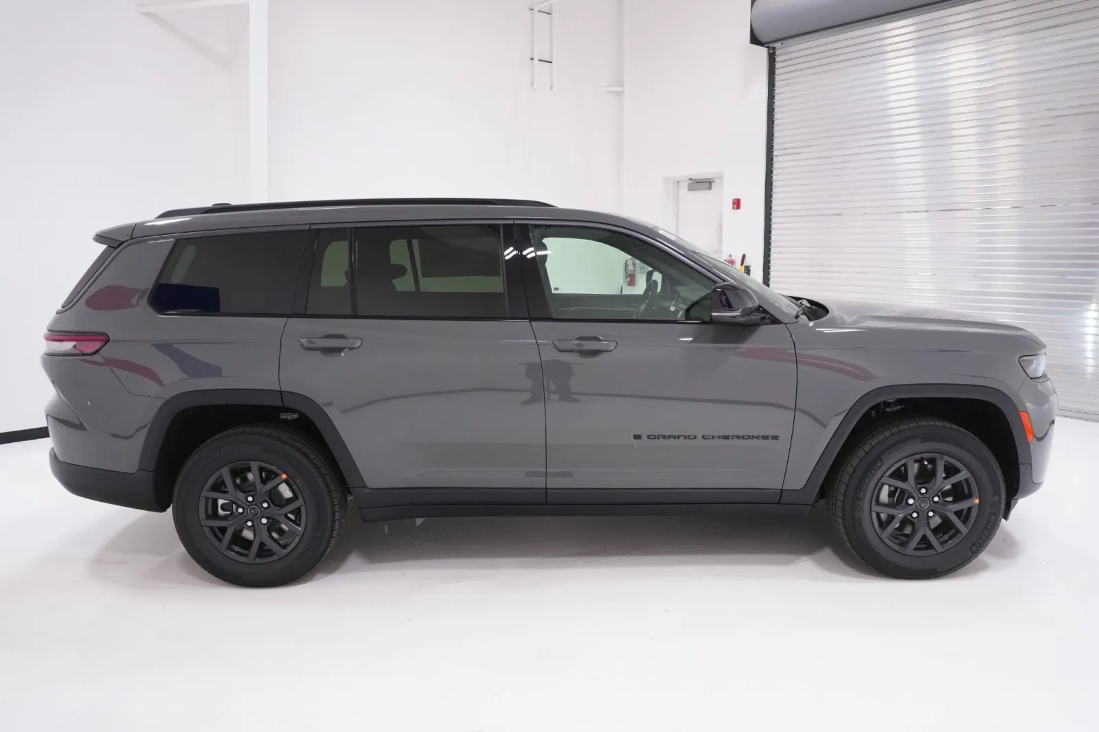 2027 Jeep Grand Cherokee L Laredo Altitude