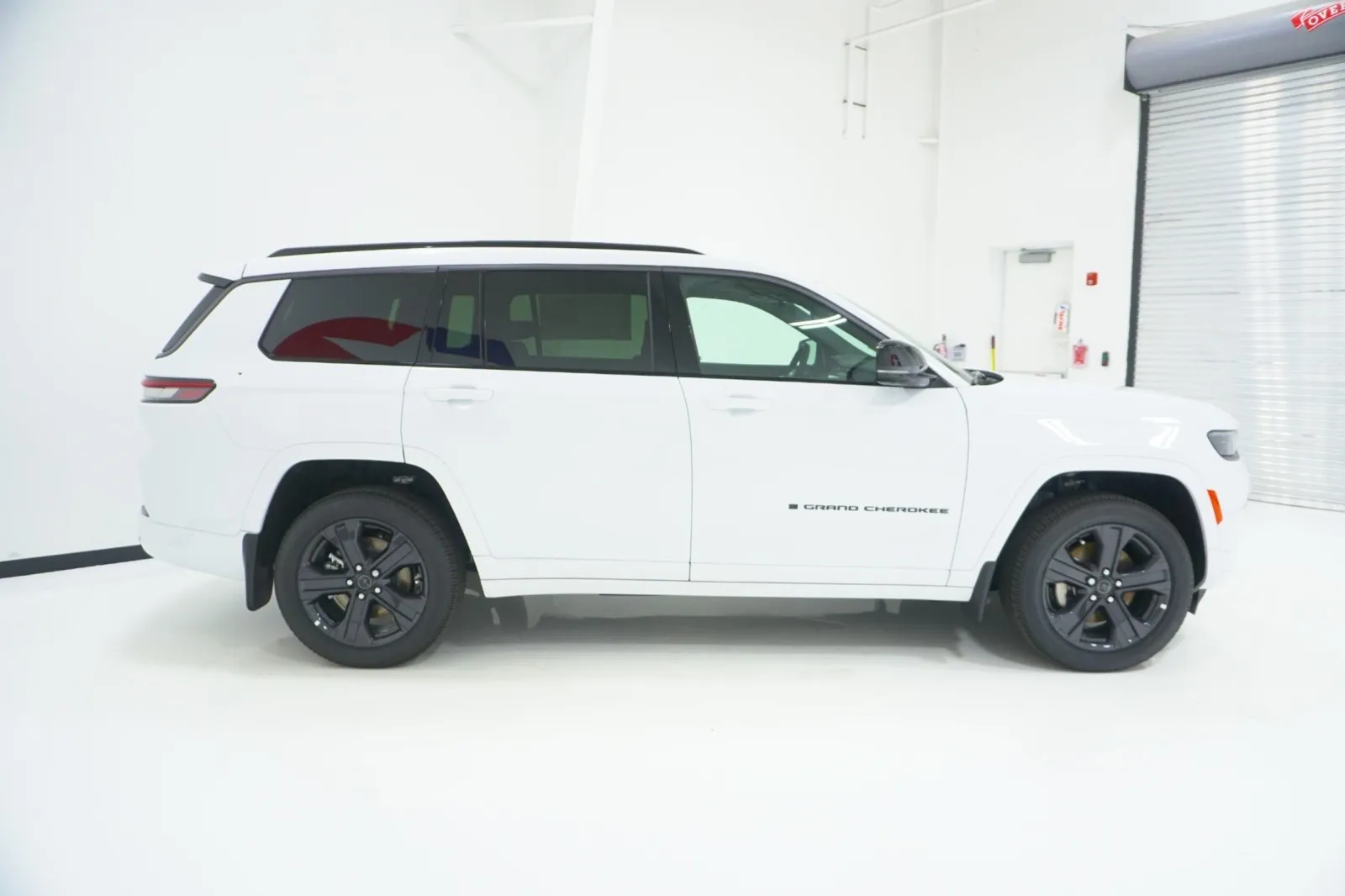 2027 Jeep Grand Cherokee L Limited Reserve