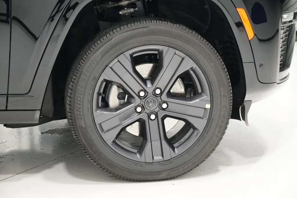 2027 Jeep Grand Cherokee L Limited Reserve