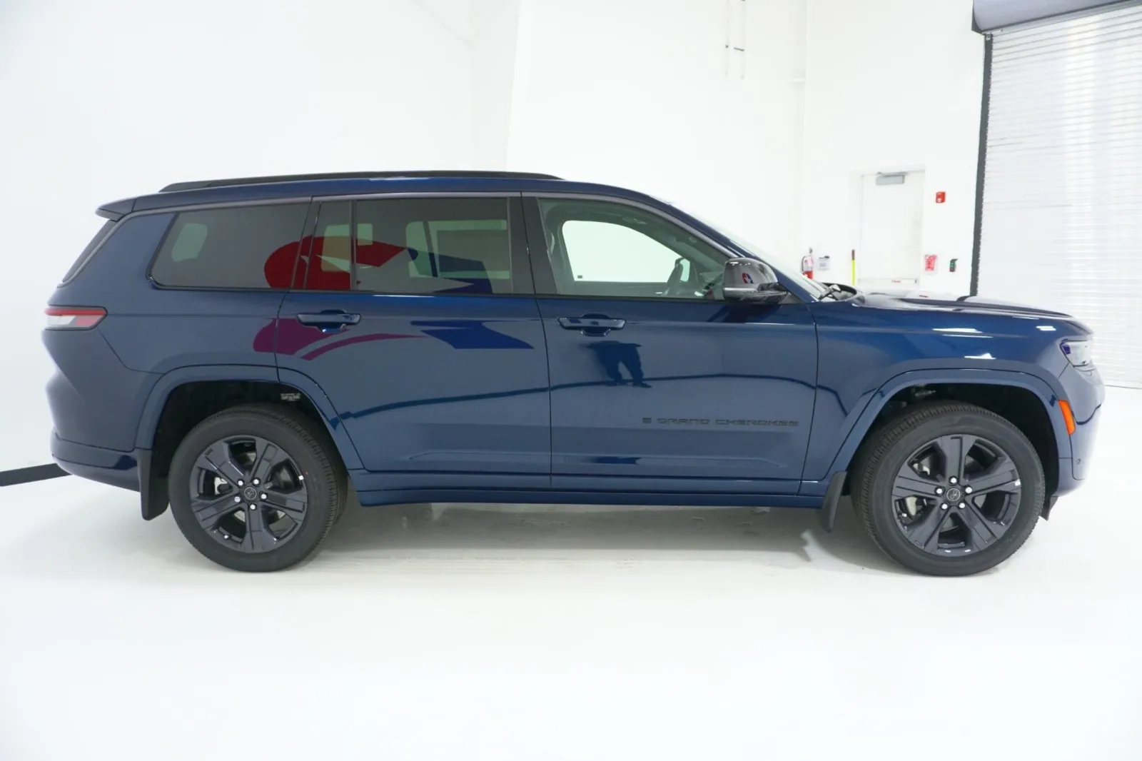 2027 Jeep Grand Cherokee L Limited Reserve