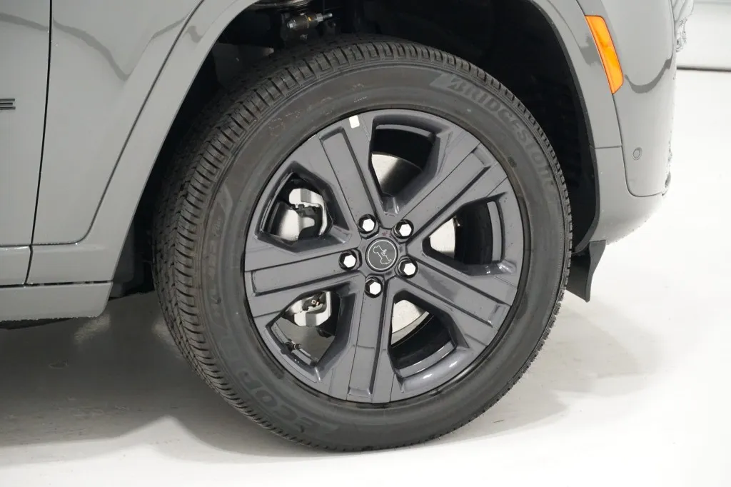 2027 Jeep Grand Cherokee L Limited Reserve