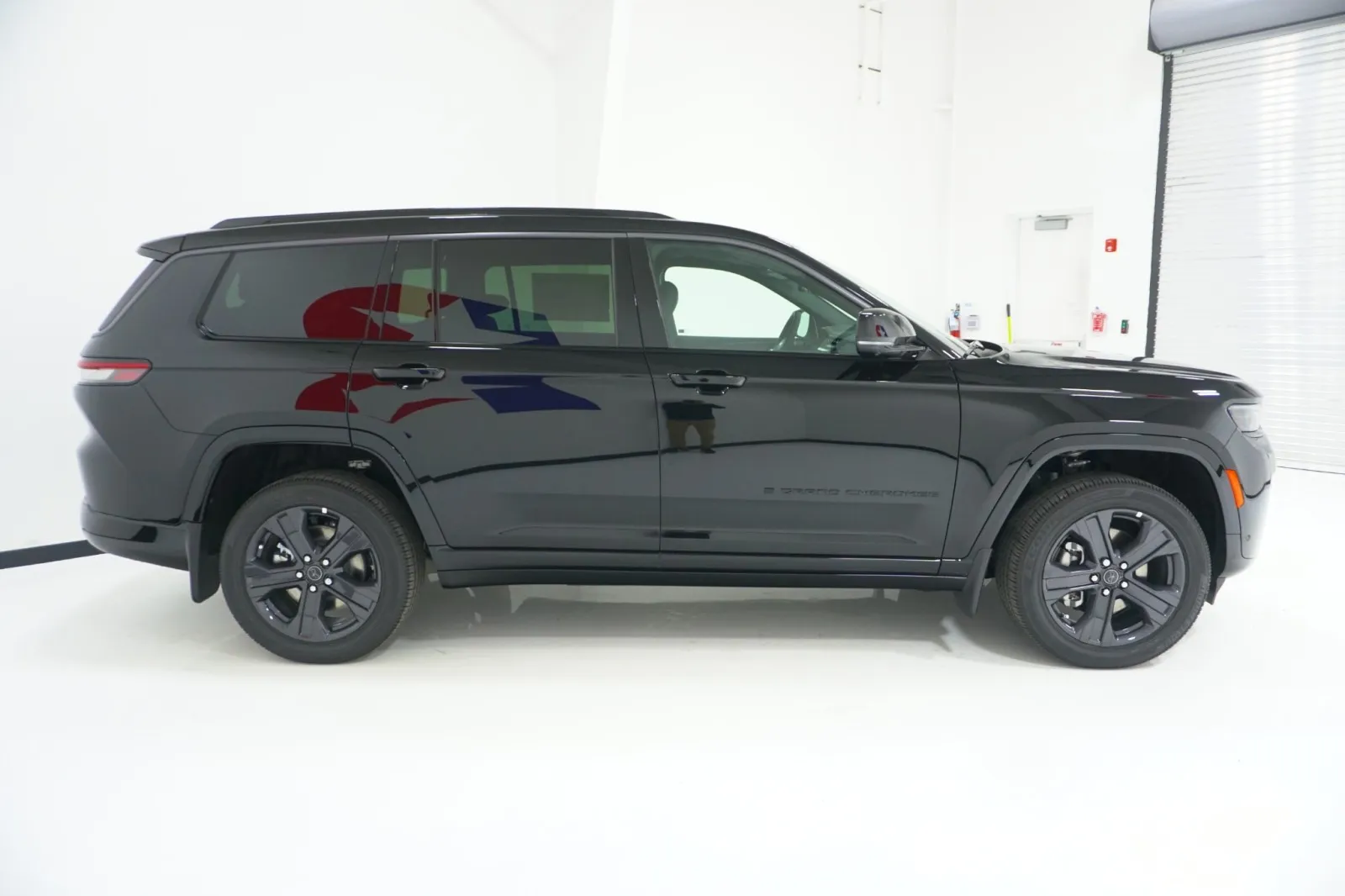 2027 Jeep Grand Cherokee L Limited Reserve