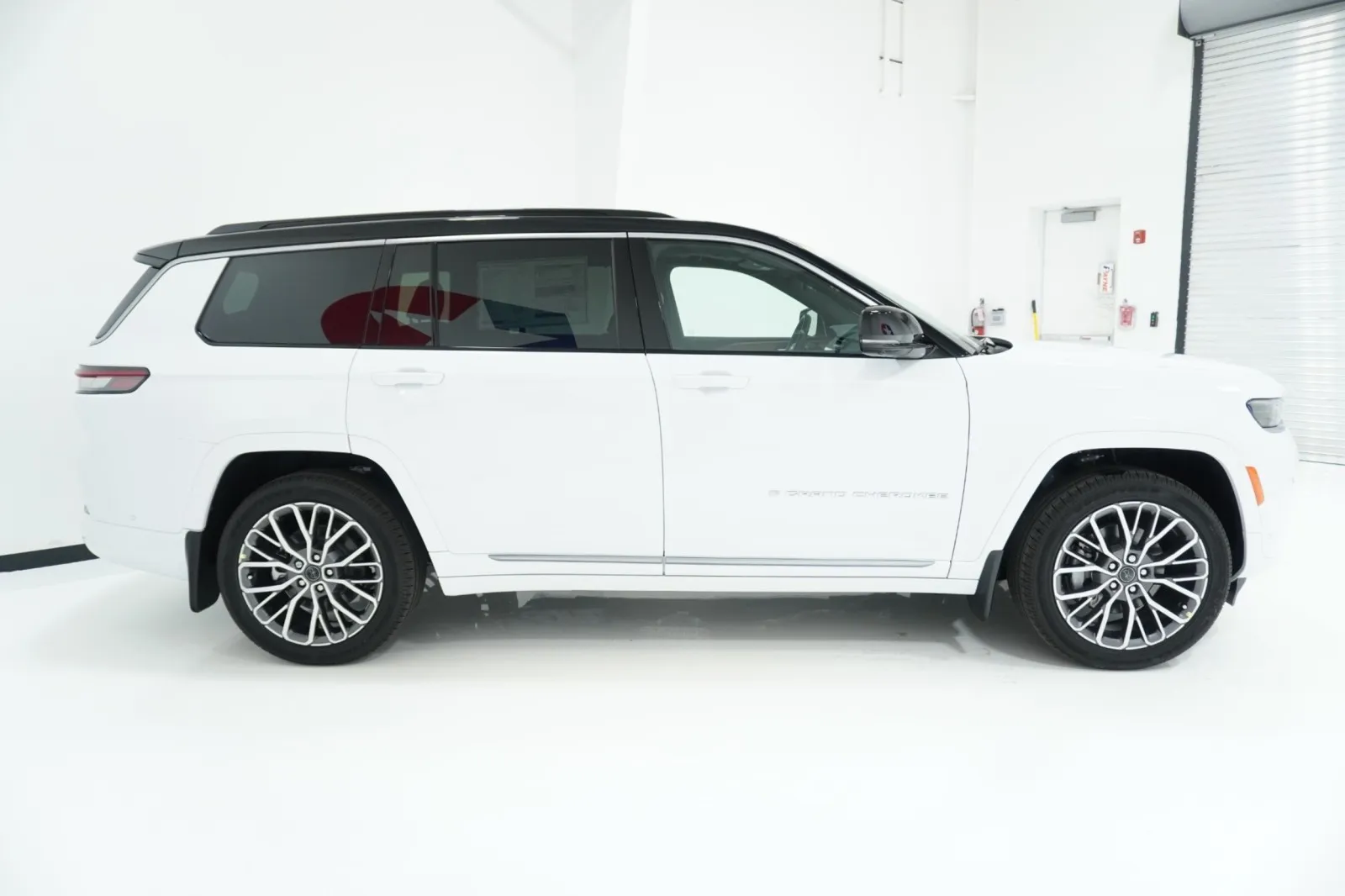 2027 Jeep Grand Cherokee L Summit