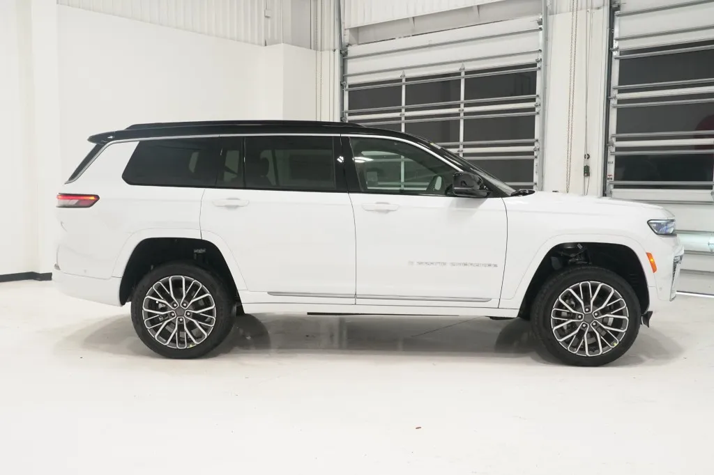 2026 Jeep Grand Cherokee L Summit
