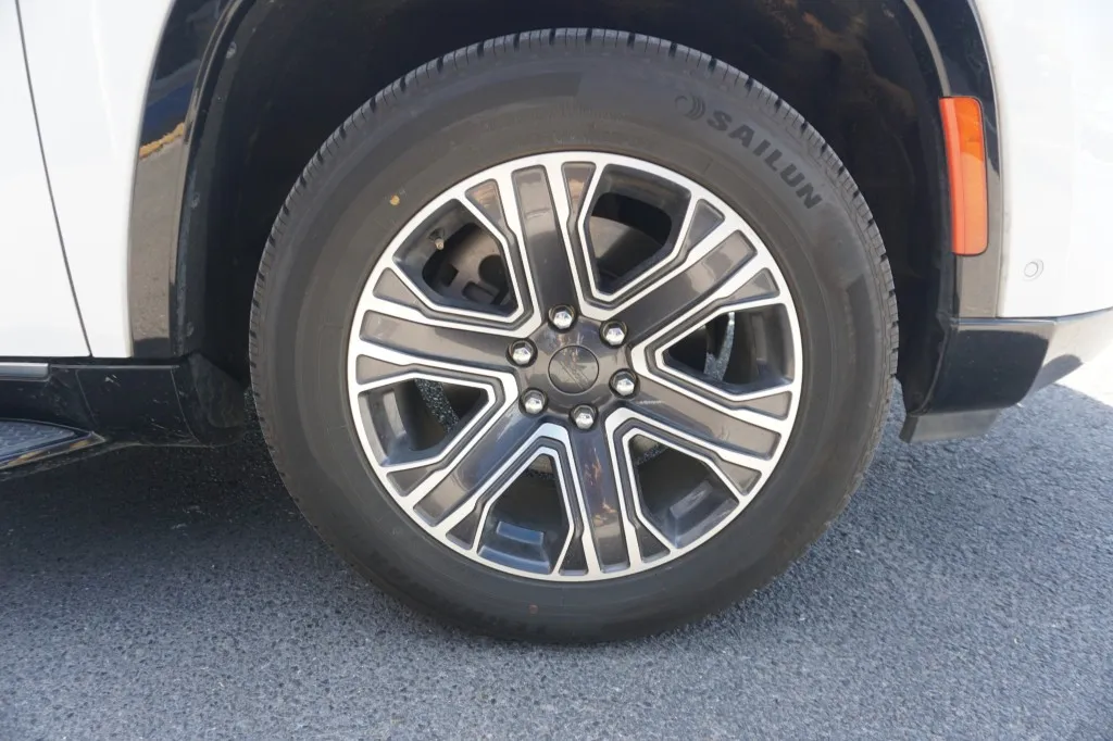 2024 Jeep Wagoneer L Series II