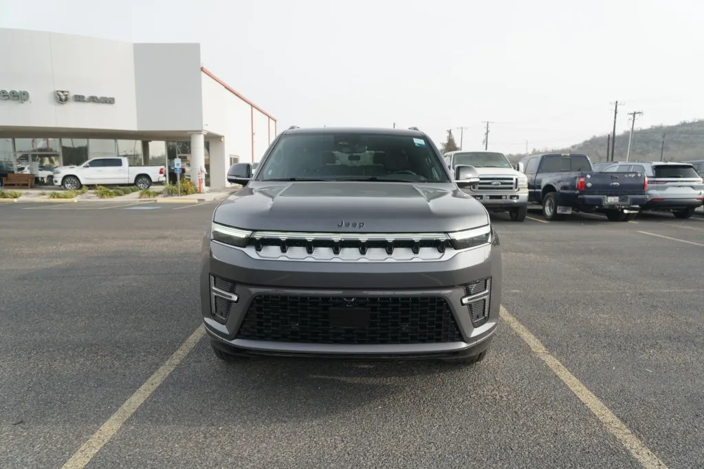 2026 Jeep Grand Wagoneer 