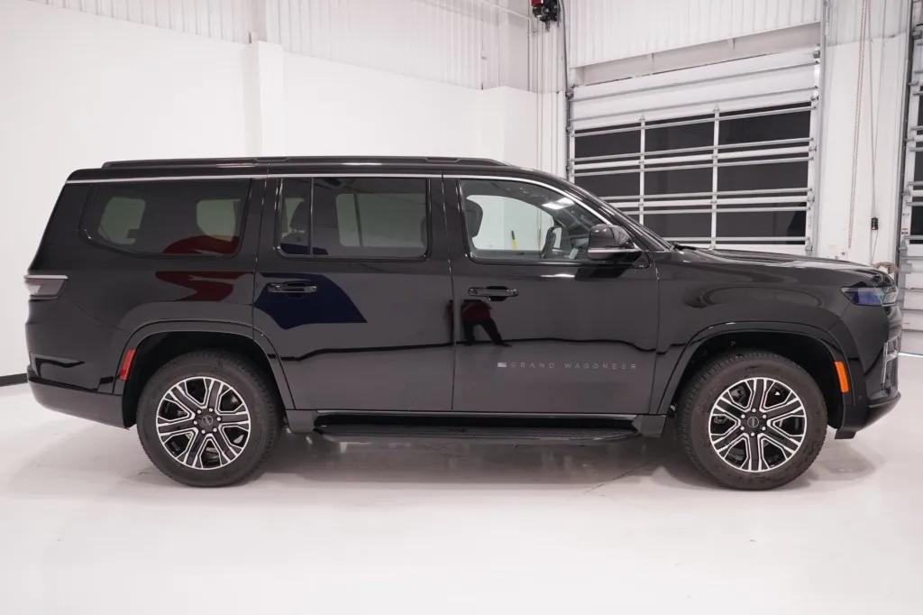 2027 Jeep Grand Wagoneer 
