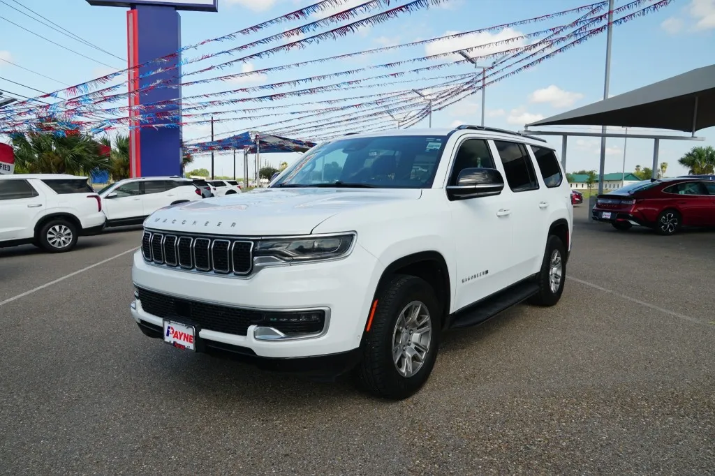 2023 Jeep Wagoneer 