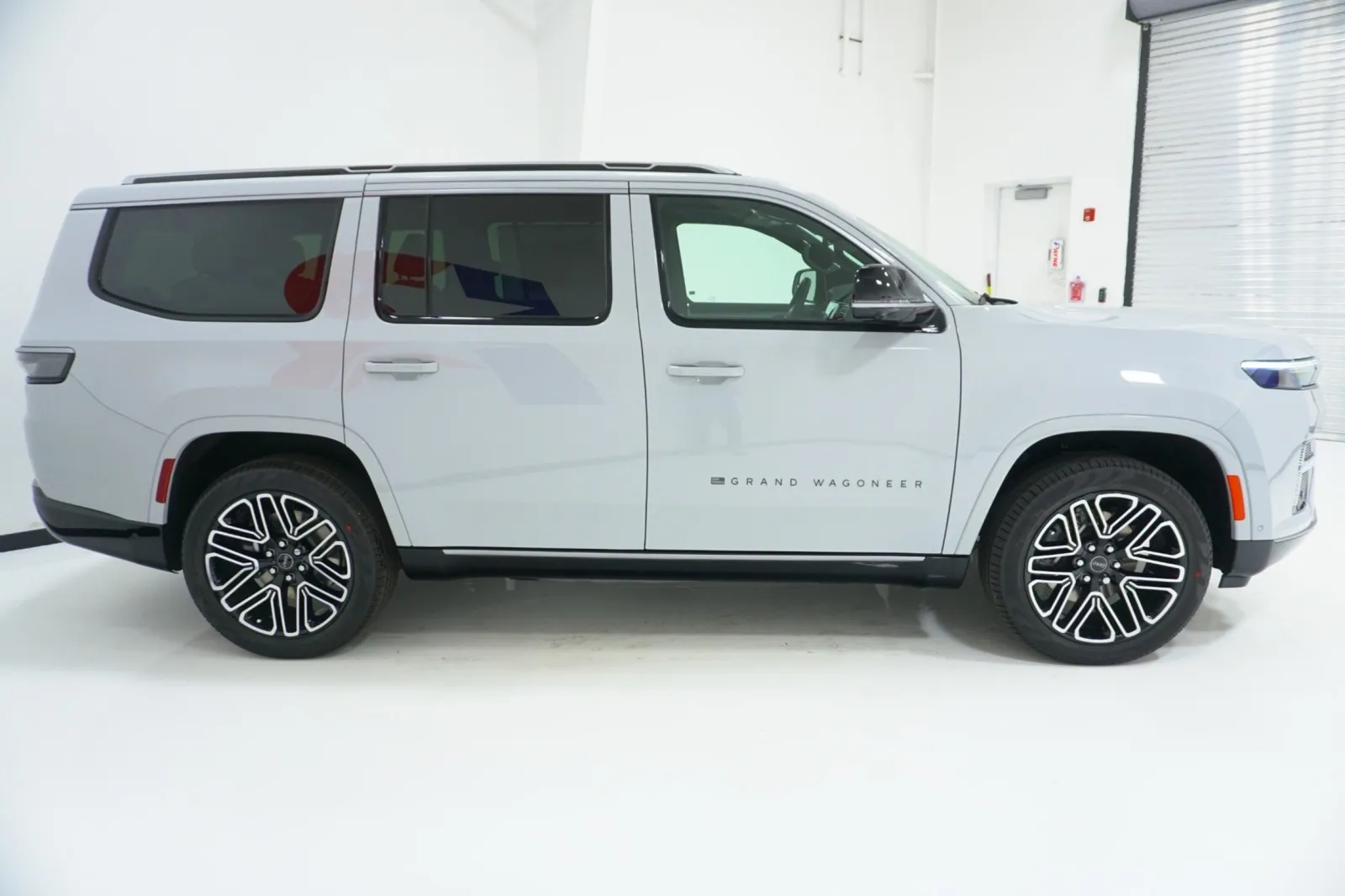 2027 Jeep Grand Wagoneer Overland