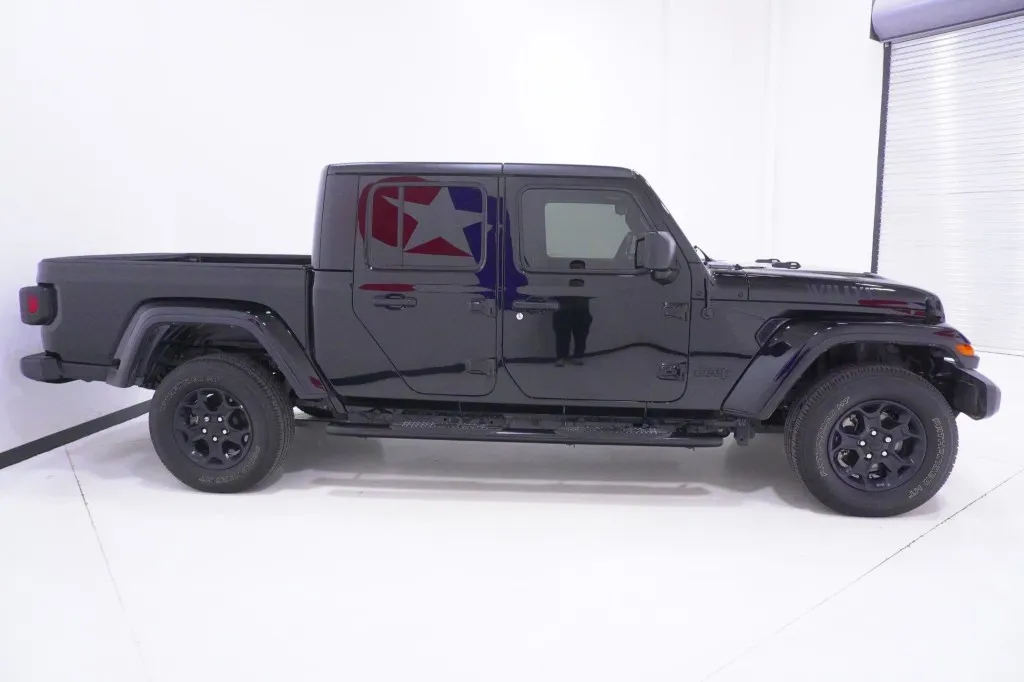2023 Jeep Gladiator Willys Sport