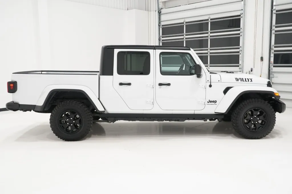 2023 Jeep Gladiator Willys