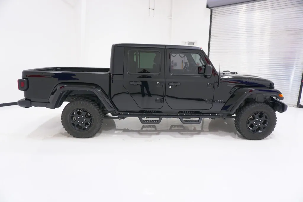2023 Jeep Gladiator Willys