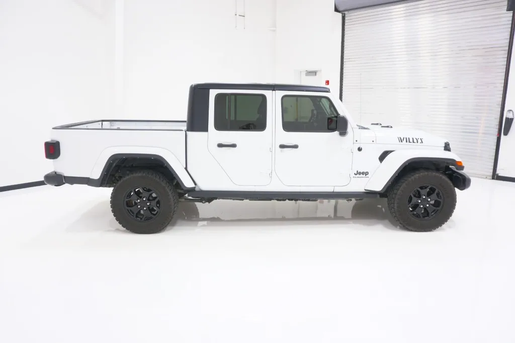 2022 Jeep Gladiator Willys