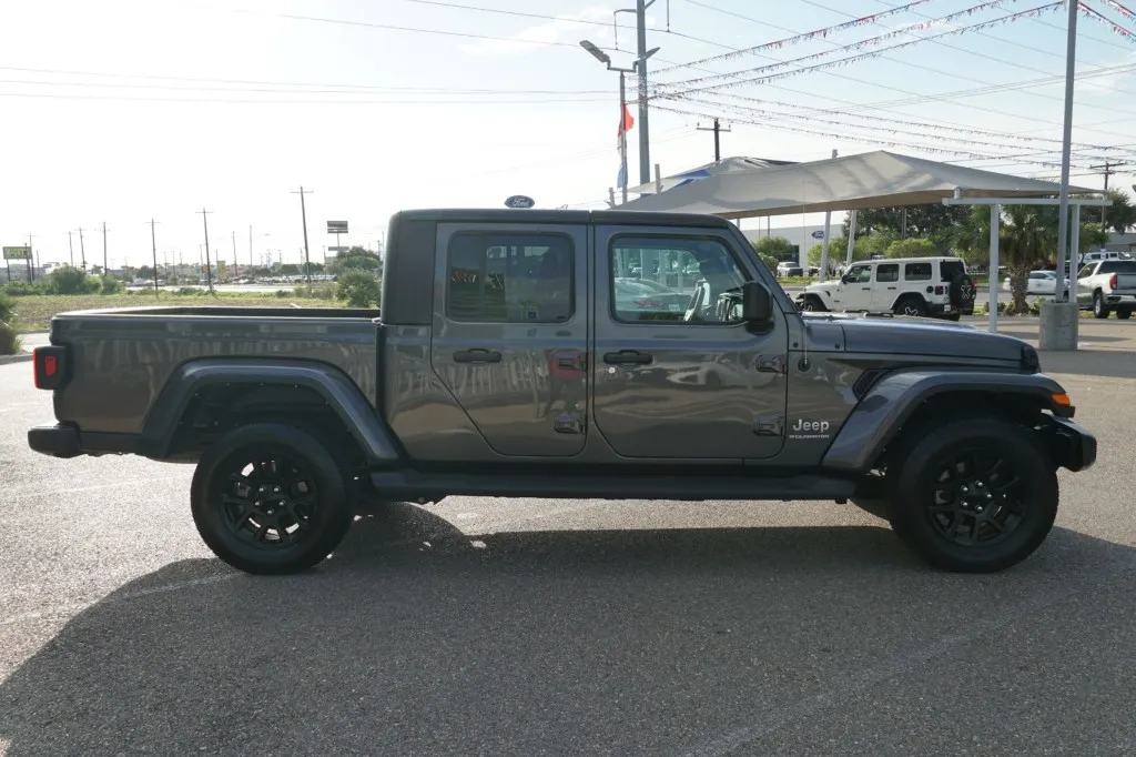 2023 Jeep Gladiator Overland