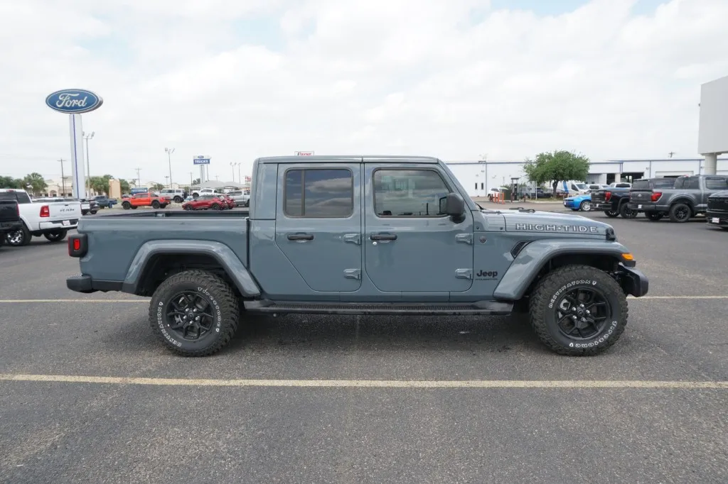 2025 Jeep Gladiator High Tide