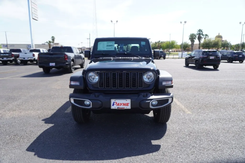2026 Jeep Gladiator Sport