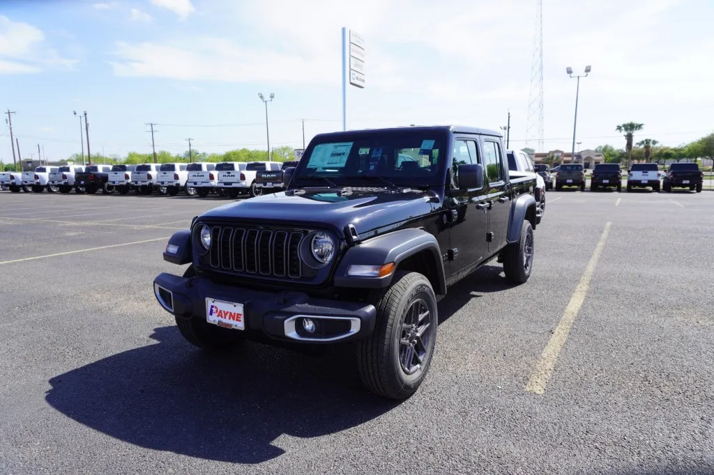 2026 Jeep Gladiator Sport