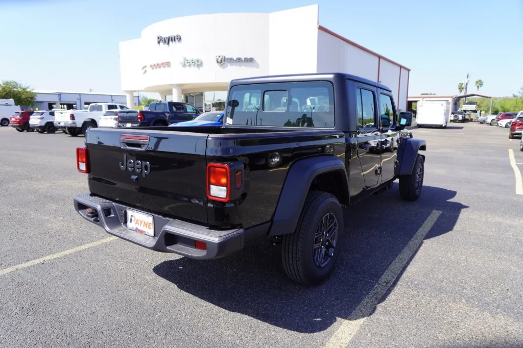 2026 Jeep Gladiator Sport