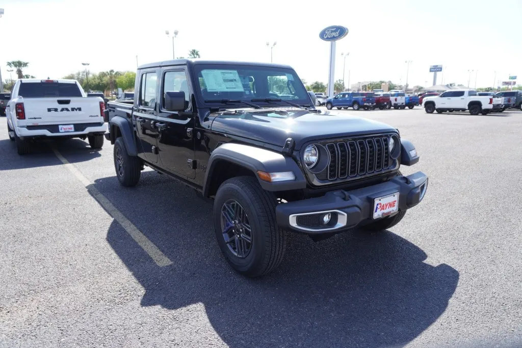 2026 Jeep Gladiator Sport