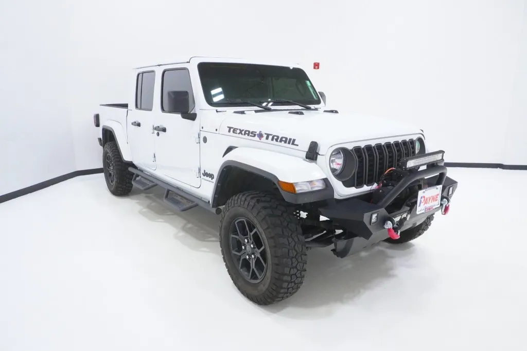 2025 Jeep Gladiator Sport