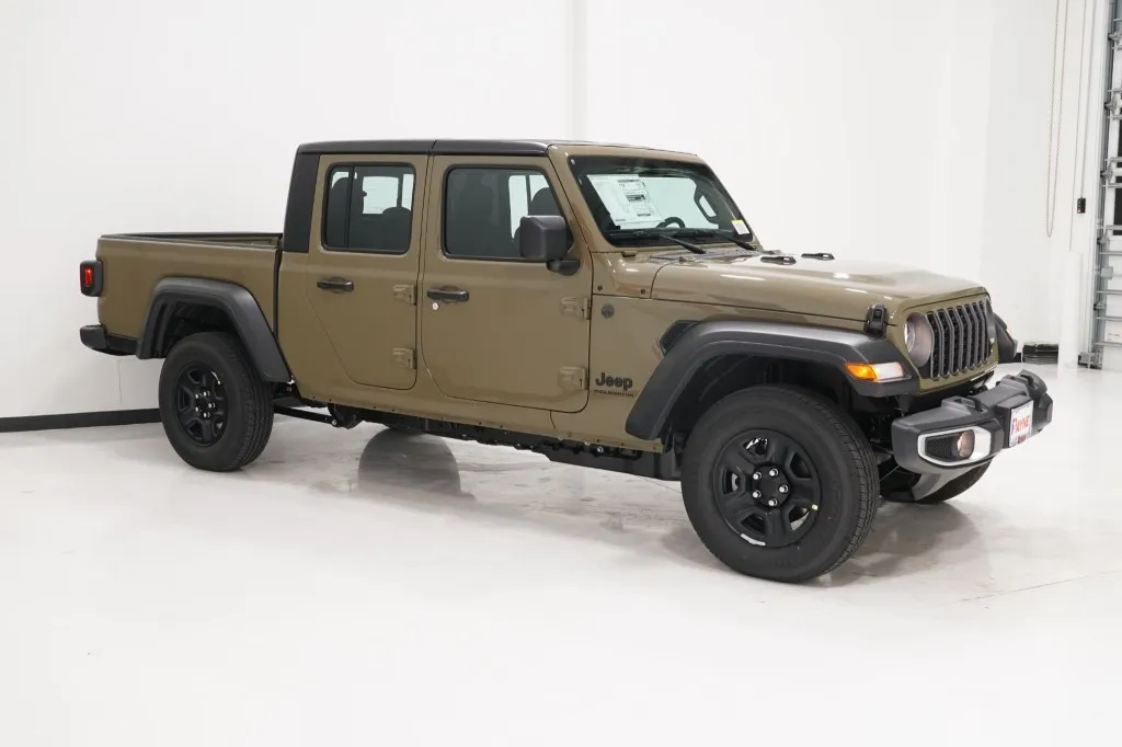 2026 Jeep Gladiator Sport