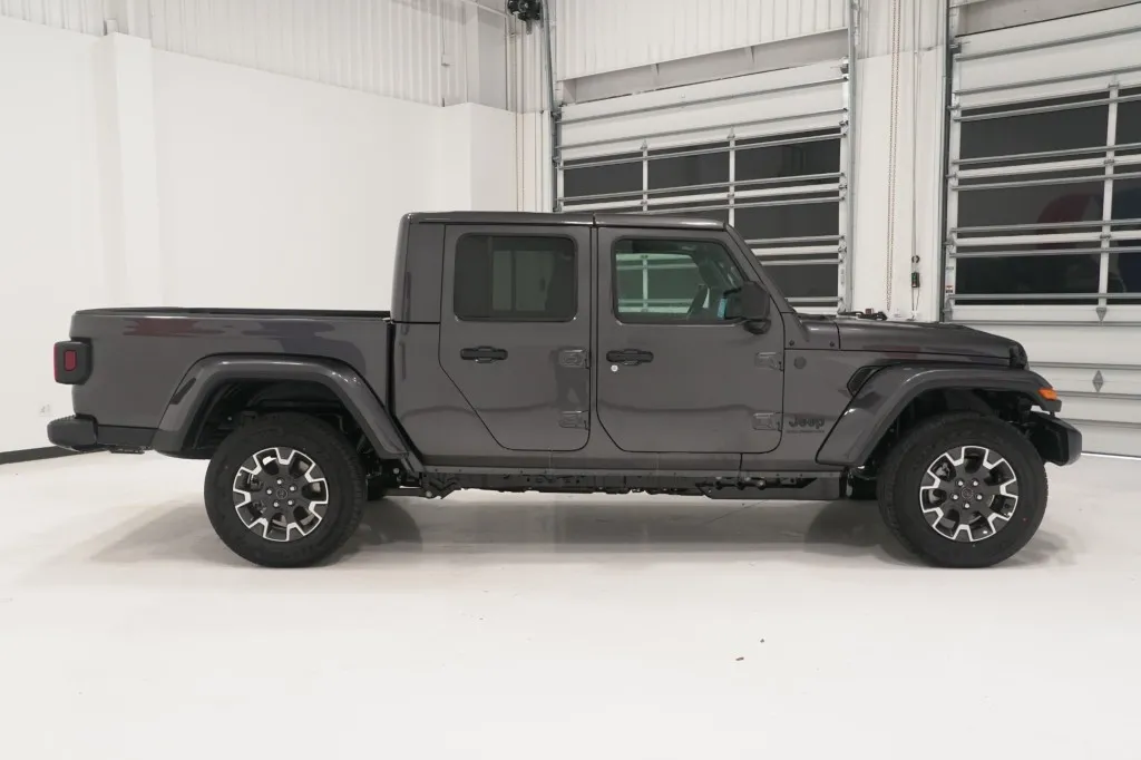 2026 Jeep Gladiator Sahara