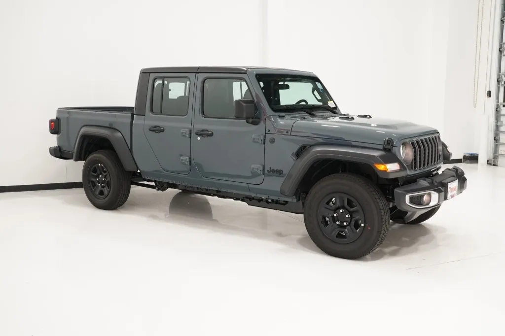 2026 Jeep Gladiator Sport