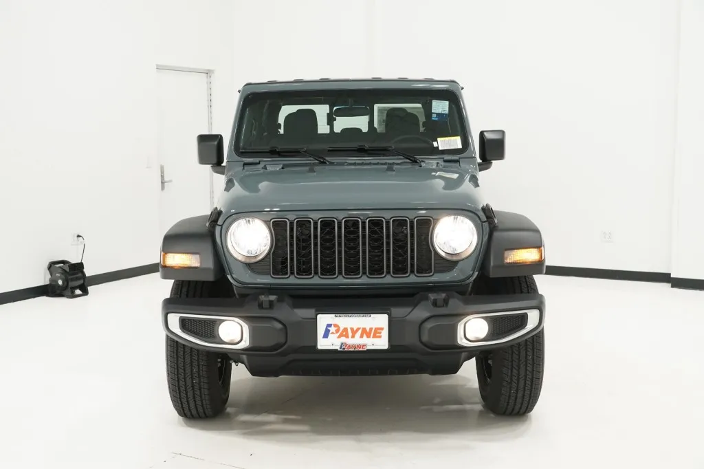 2026 Jeep Gladiator Sport