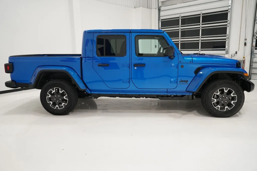 2026 Jeep Gladiator Sahara