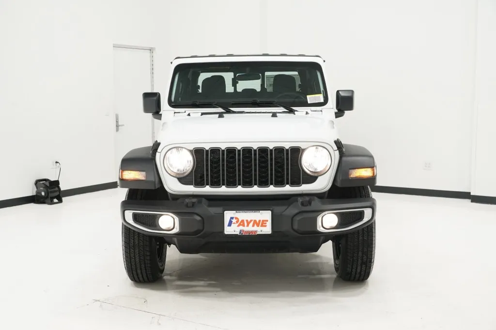 2026 Jeep Gladiator Sport