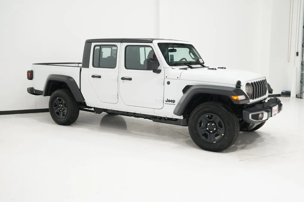 2026 Jeep Gladiator Sport