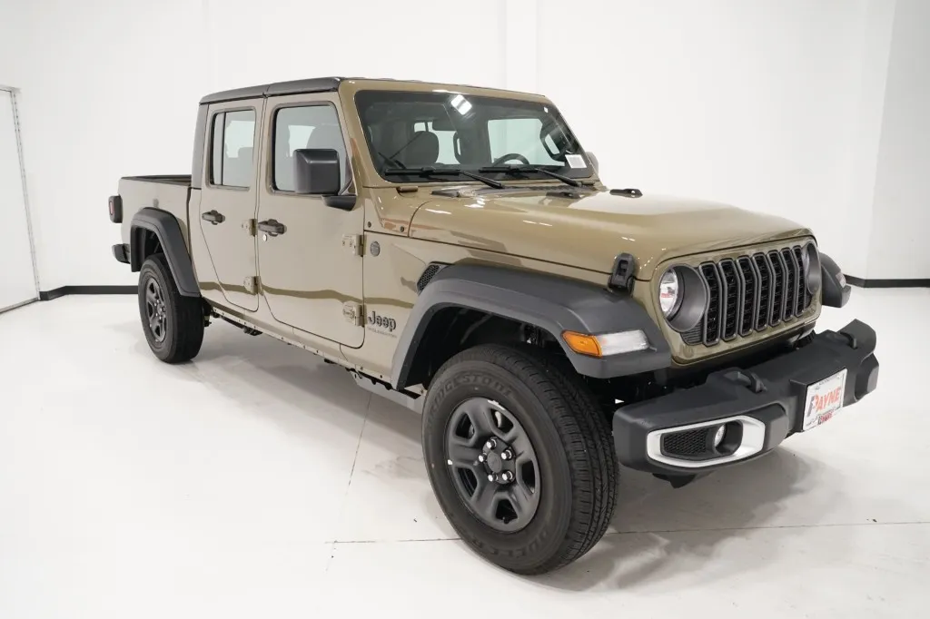 2026 Jeep Gladiator Sport