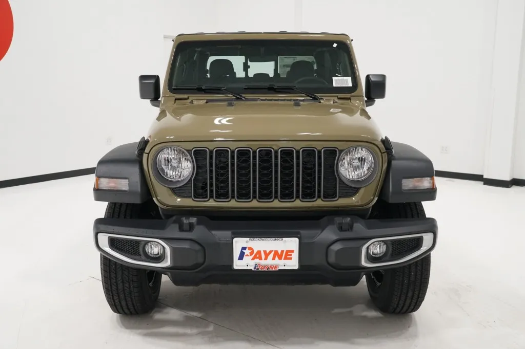 2026 Jeep Gladiator Sport