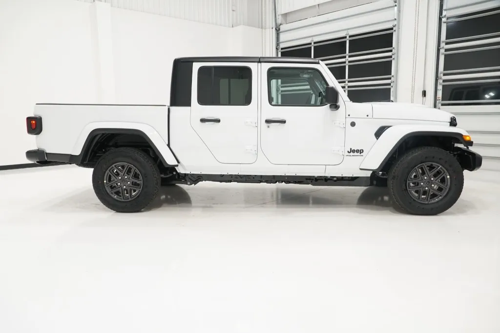 2026 Jeep Gladiator Sport S