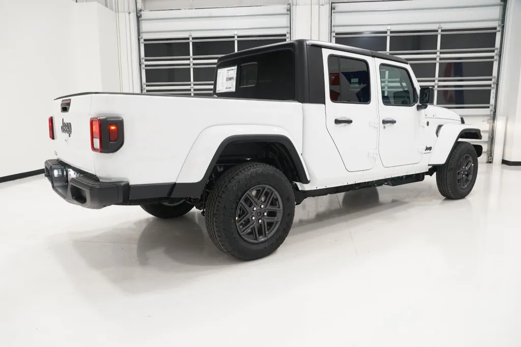 2026 Jeep Gladiator Sport S