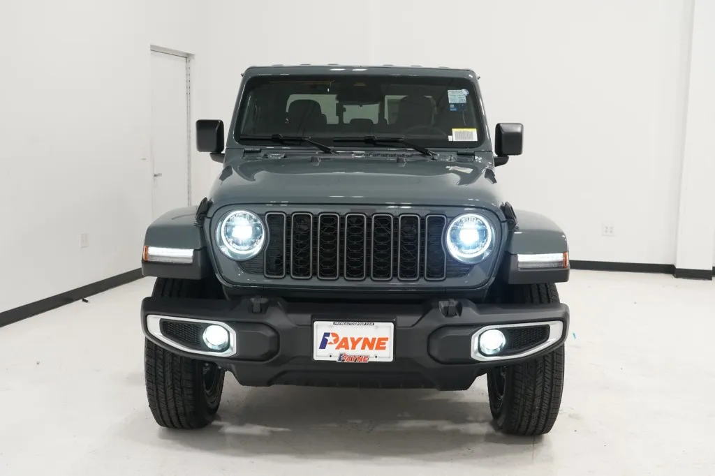 2026 Jeep Gladiator Sahara