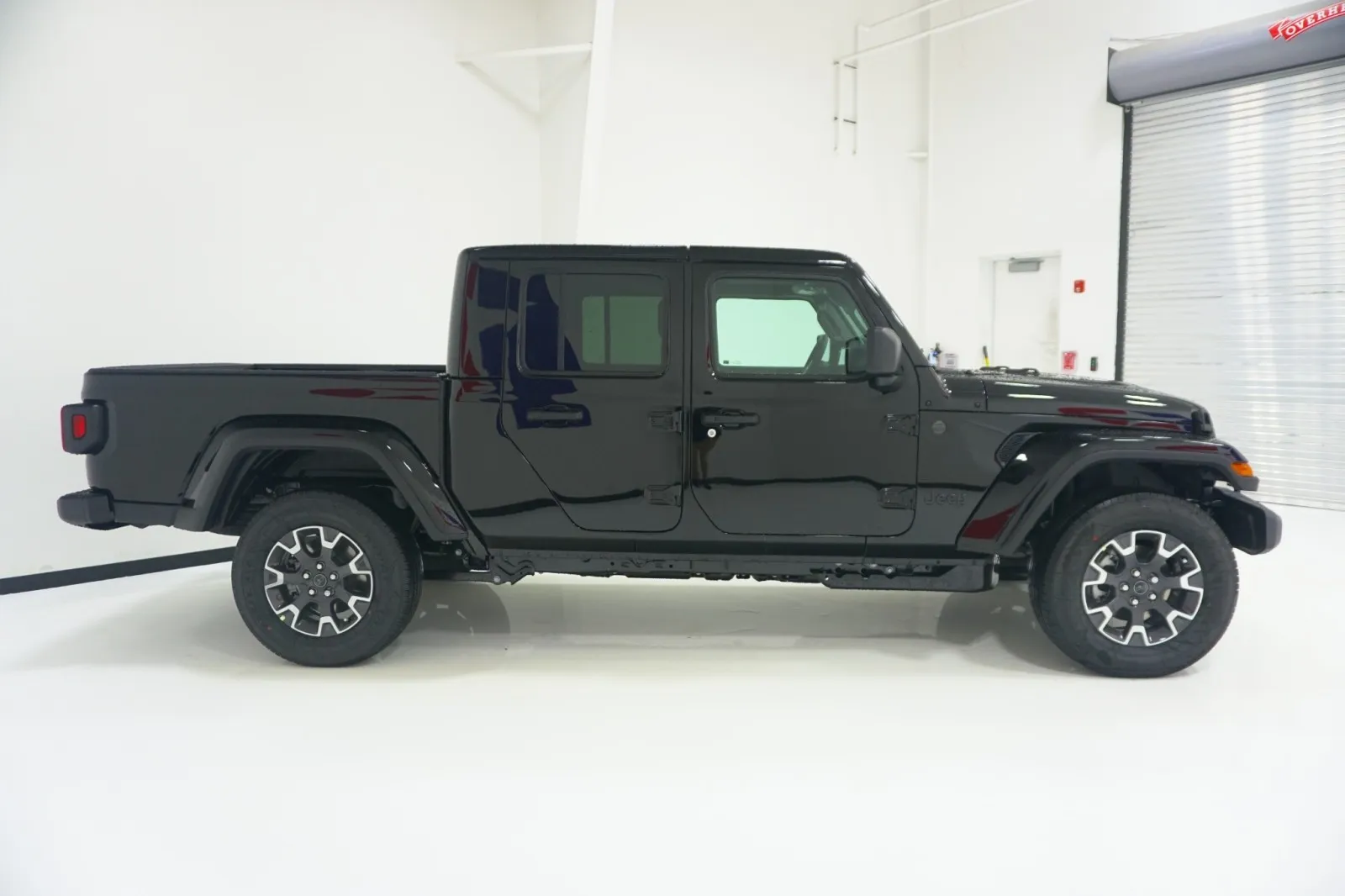 2026 Jeep Gladiator Sahara