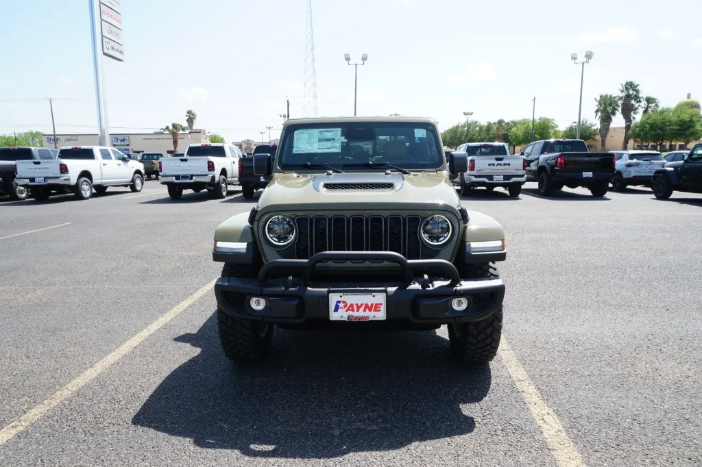 2026 Jeep Gladiator Convoy