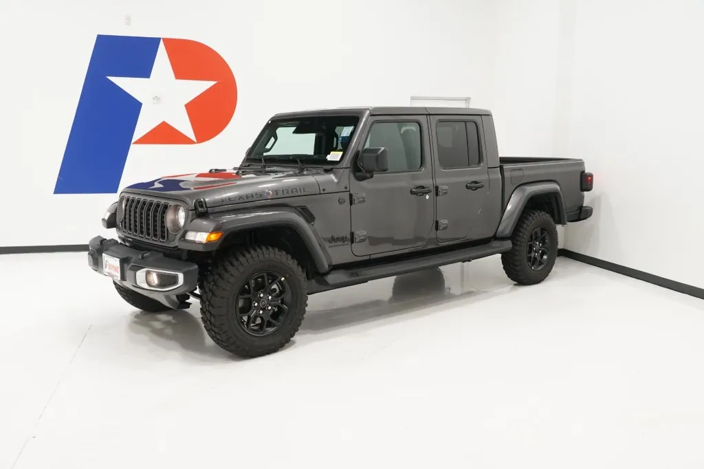 2025 Jeep Gladiator Sport photo 3