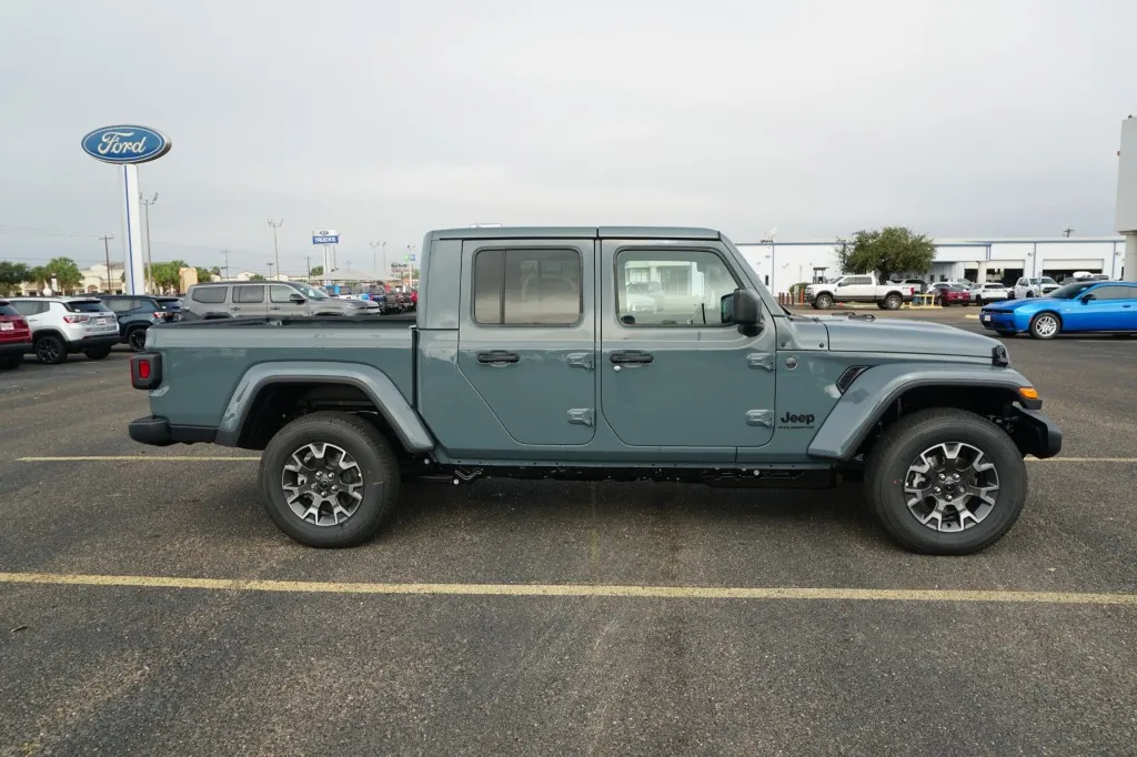 2026 Jeep Gladiator Sahara