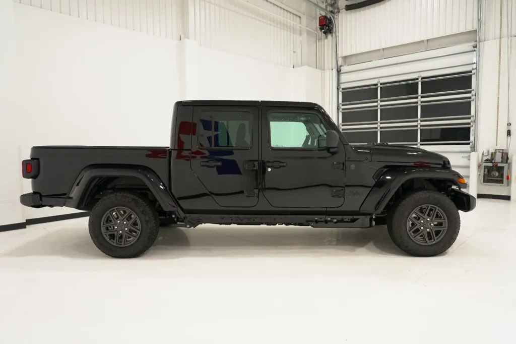 2026 Jeep Gladiator Sport S
