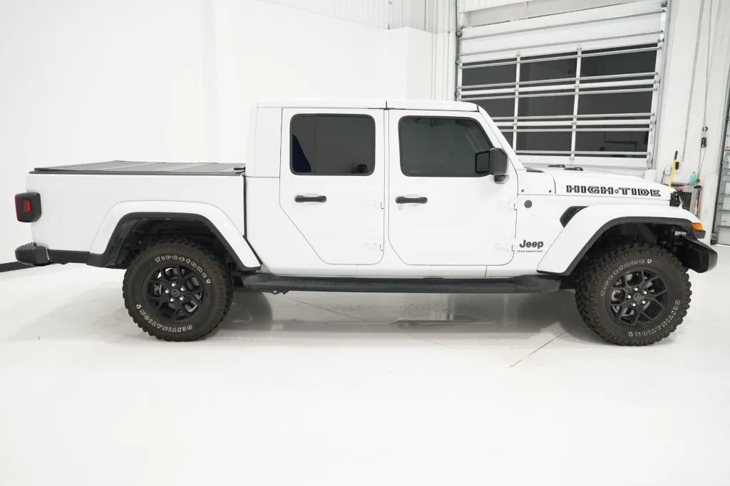 2025 Jeep Gladiator High Tide