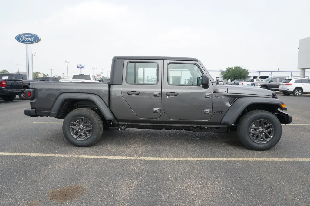 2026 Jeep Gladiator Sport