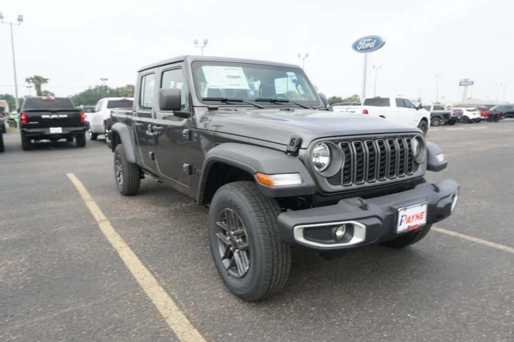 2026 Jeep Gladiator Sport