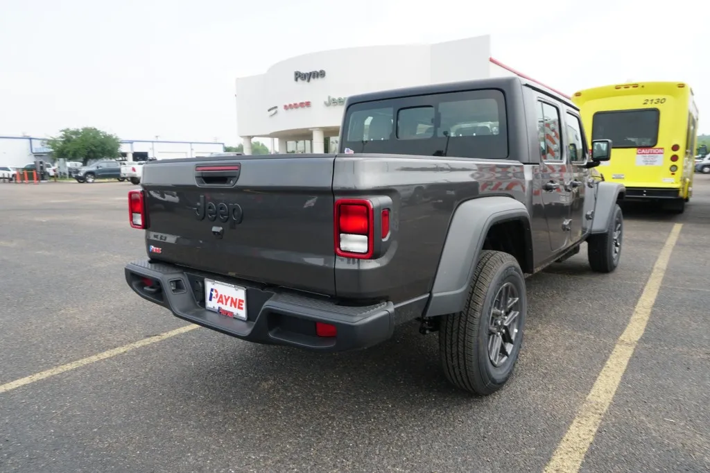 2026 Jeep Gladiator Sport