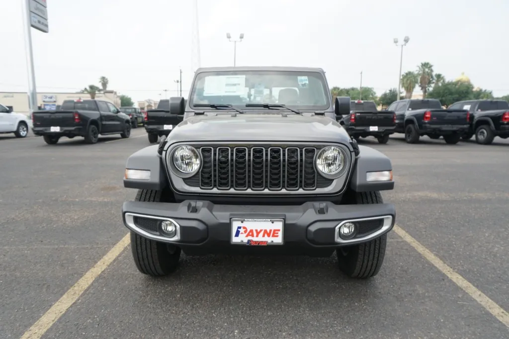 2026 Jeep Gladiator Sport