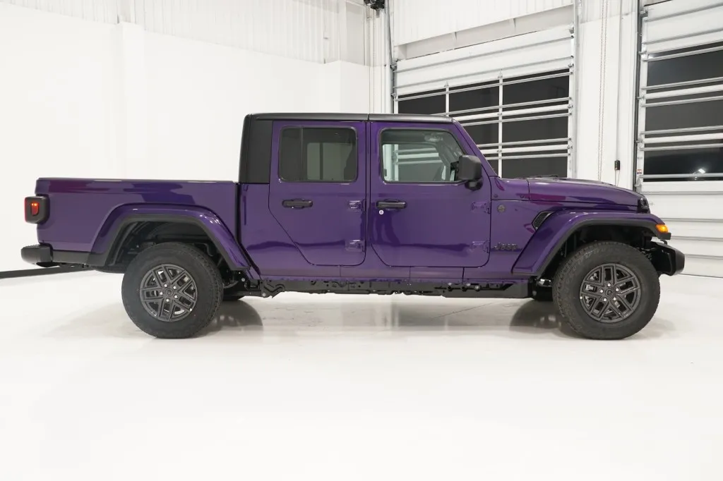 2026 Jeep Gladiator Sport S